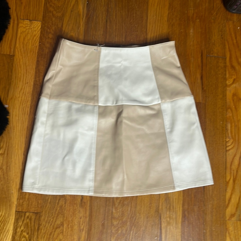 Women’s ultra high rise Hollister mini skirt new without tags size xs